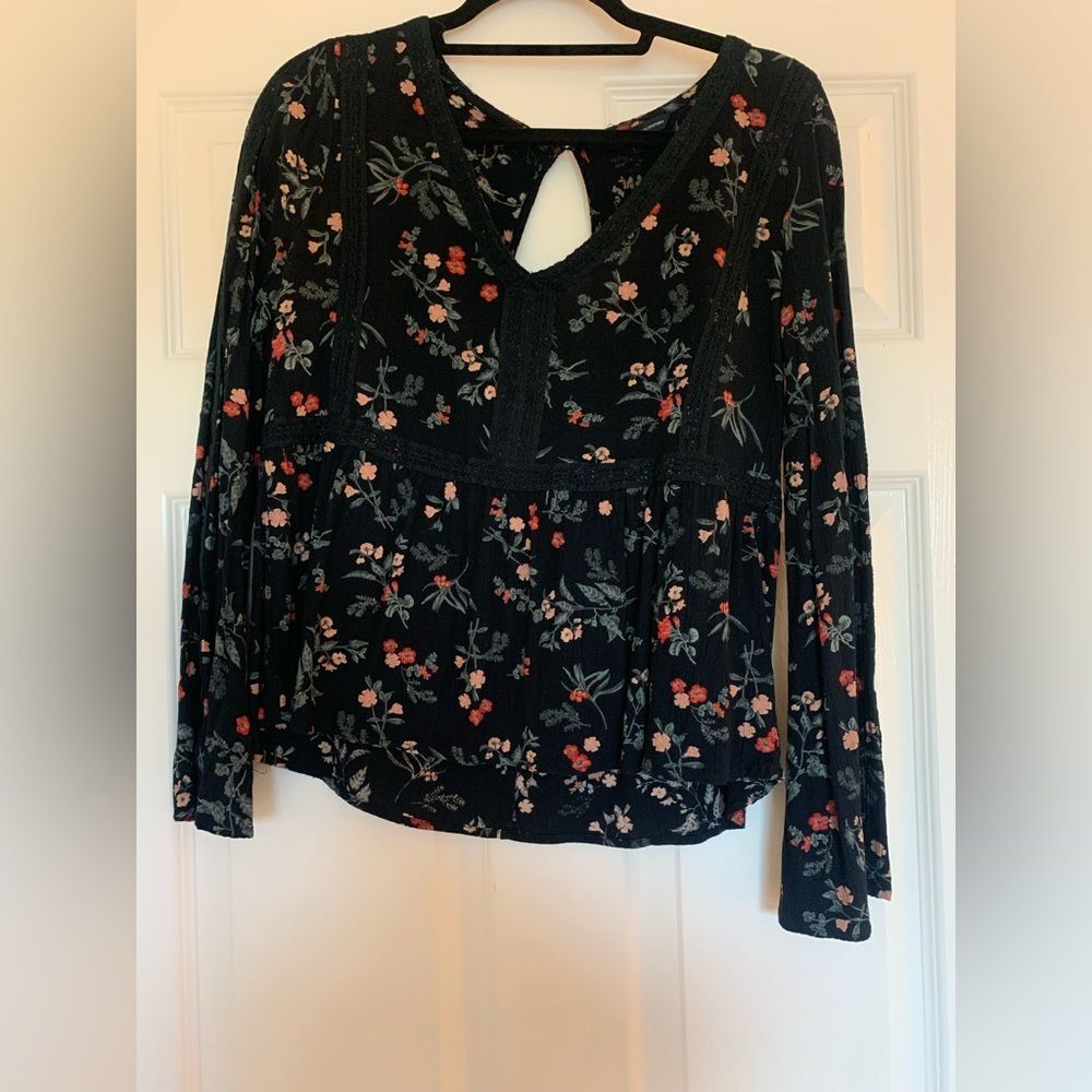 American Eagle Floral Navy Long Sleeve Flare Women's Top